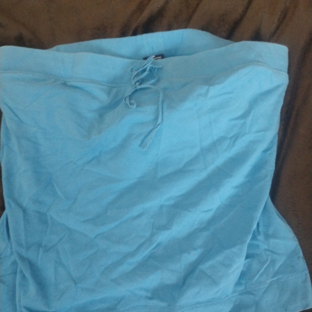 Halter top - Picture 2 of 2